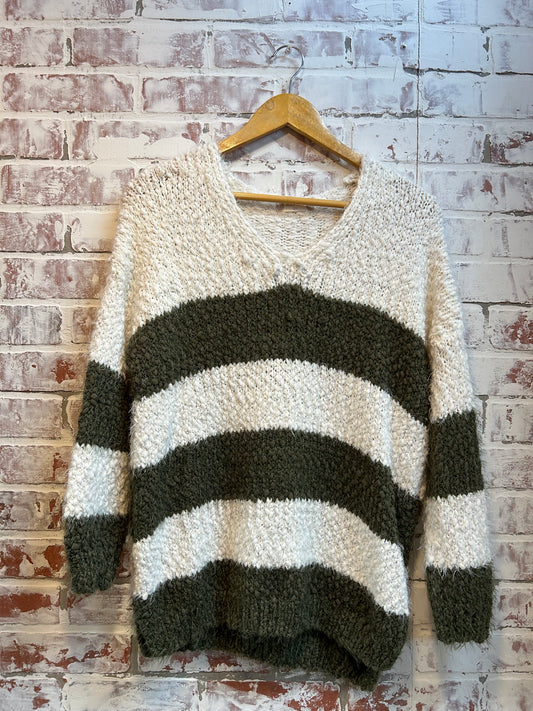 Small - altard state green / cream sweater