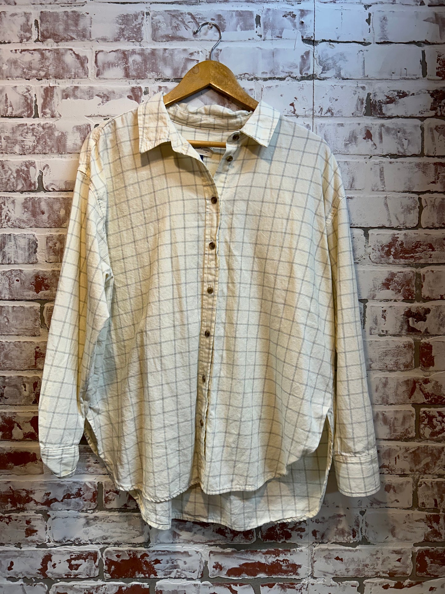 Large - universal threads cream plaid button up